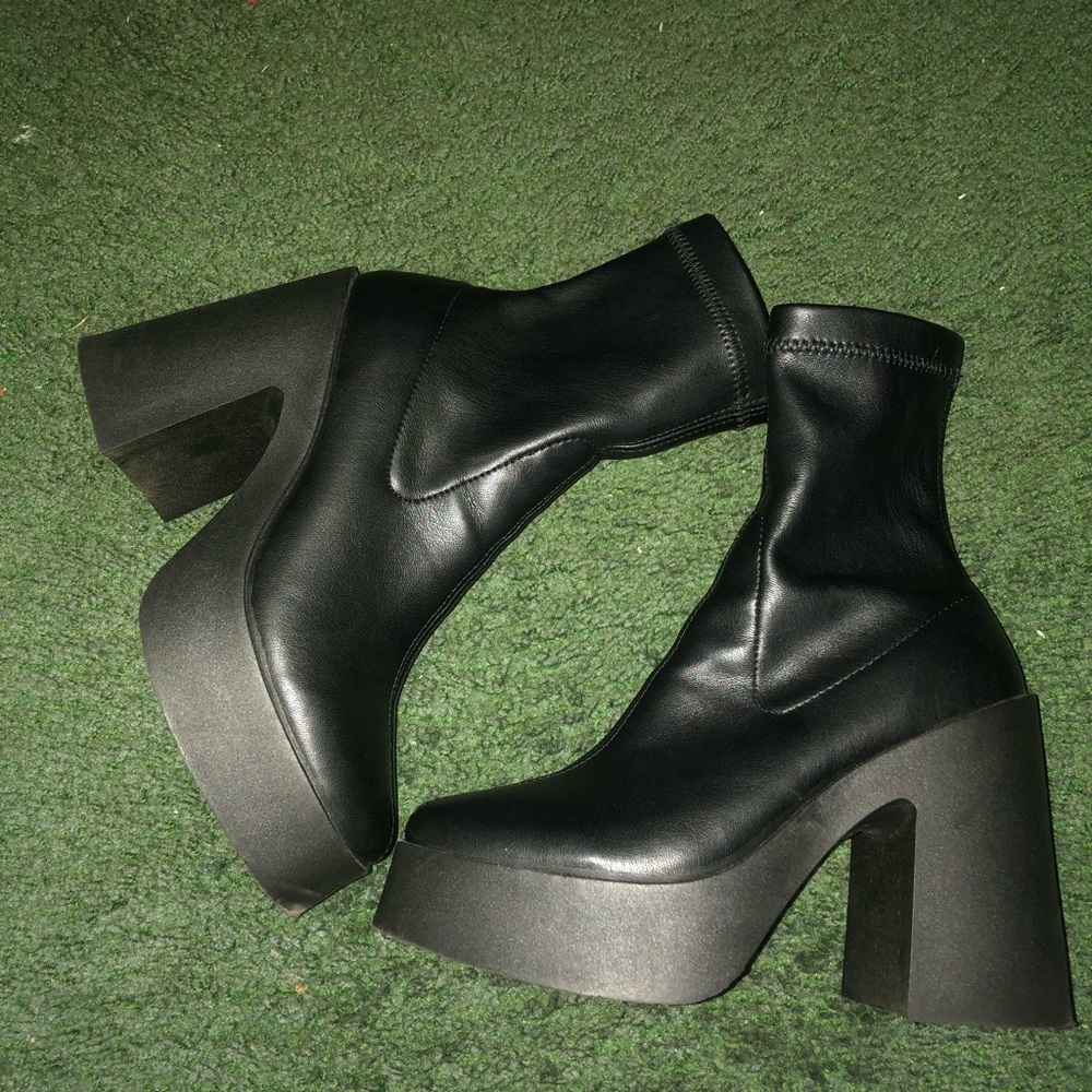 Elsie platform boots